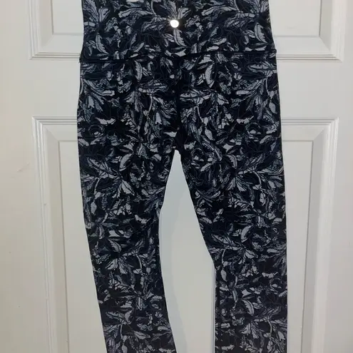 Lululemon  athletica Leggings - Black and White Floral