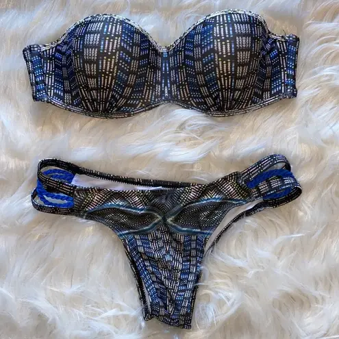 Blue & Black Patterned Underwire Bikini Size Medium - Image 2