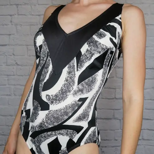 One Piece Vintage 90s Dune Deck Black & White Retro Swimsuit