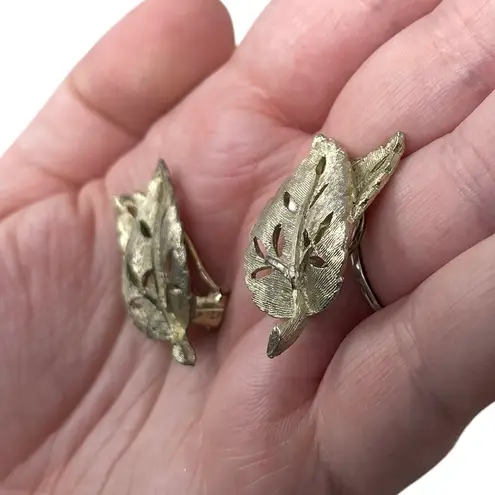 Vintage Signed BSK Leaves Clip On Earrings Classy Bohemian Retro Statement