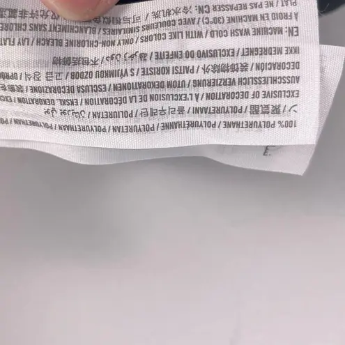 Abercrombie & Fitch faux leather tailored shorts in black size medium - Image 8