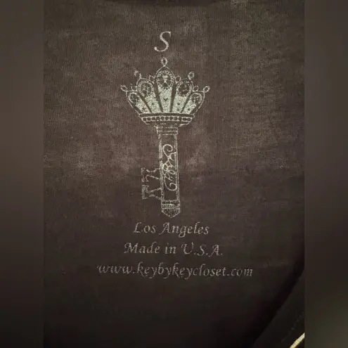 Key Closet War Bird Black Graphic Tee Swarovski Crystals Women’s Size Small