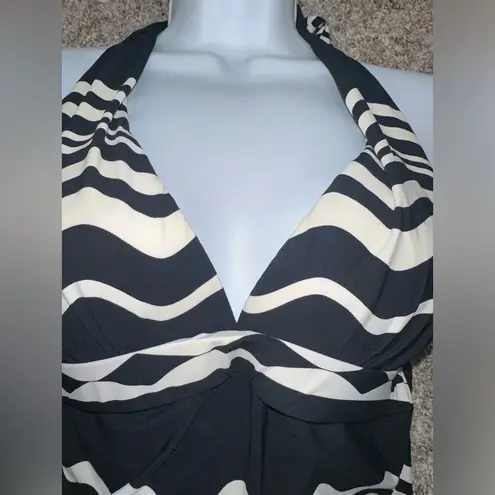 La Blanca Tankini Swim Set Black White Striped Halter Top Two Piece EUC Size 6