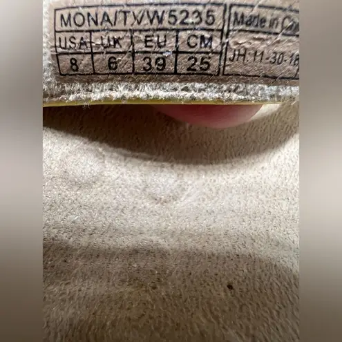 Vionic Yellow Mona W/ Button Thong Toe Post Casual Sandals. Size 8