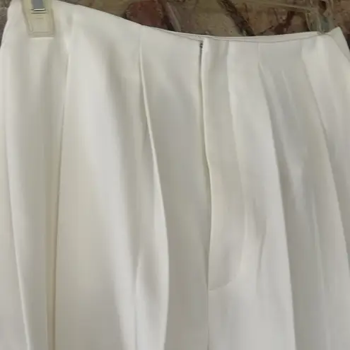 Commense Pleated High Waist Wide Leg Pants size M White Size M