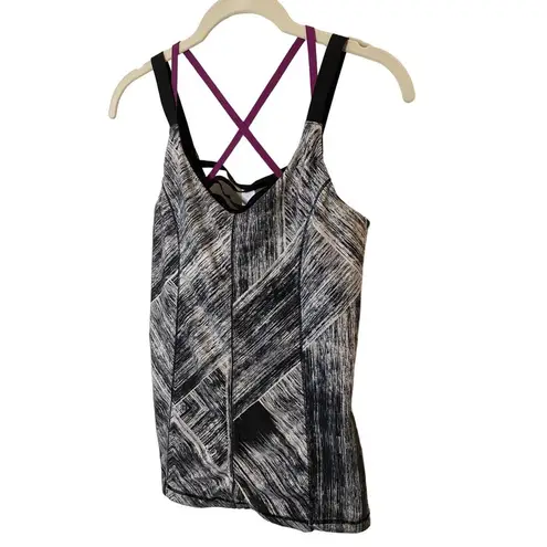 Lululemon  Tank Top‎ Hot To Street Built In Support Bra Black White Luxtreme Sz 8