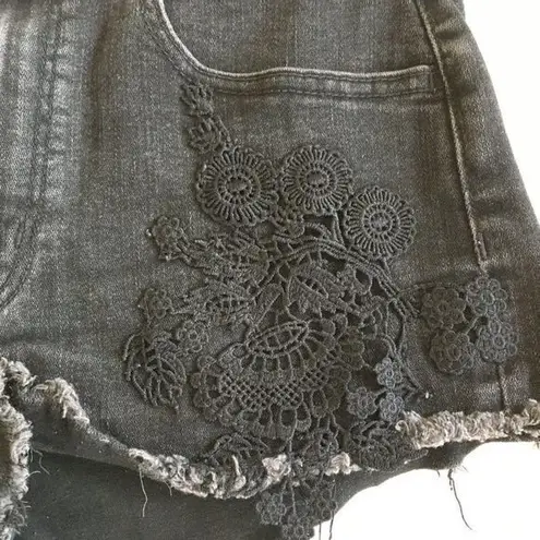 American Eagle  Shortie‎ Shorts Black Embroidered Floral Denim Jeans Women