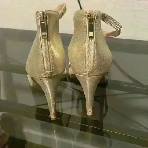 Kelly & Katie Courtnee Gold Rhinestone Heeled Sandal Size 9