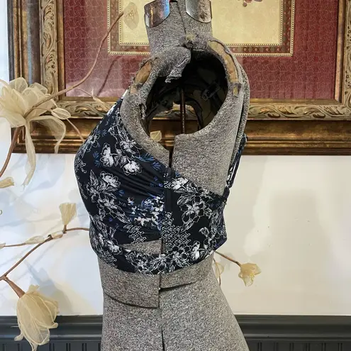 Garnet Hill Black Floral Riviera Wrap Front Bikini Swim Top - Sz 10 💛🎀