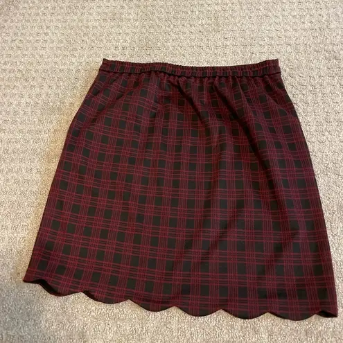 Skies Are Blue NWT- Red & Black Scalloped Hem Mini Skirt