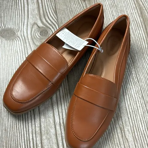 Old Navy  Women's Low Heel Preppy Style Cognac Modern Penny Loafer Sz 9