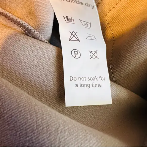 Yoga Fitness Size Medium Rosewood Pull On Pants with Front & Back Pockets