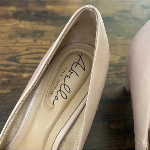 Abella Comfort Pale Pink Heels Elegant Pointed Toe Neutral Formal Office 9.5