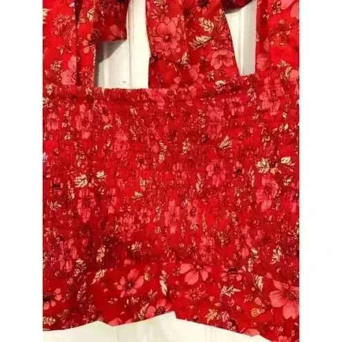 Band of Gypsies ‎ Red Floral Cropped Smocked Top size M NWT