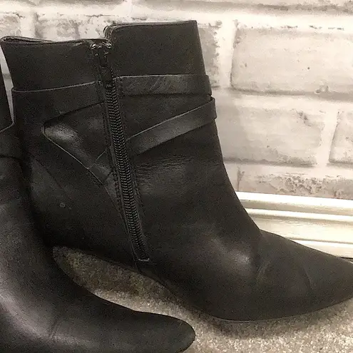 Ralph Lauren size 8.5 black heel ankle boots