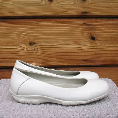 Womens White Slip Resistant Work Shoes Dress Flats White Size 8