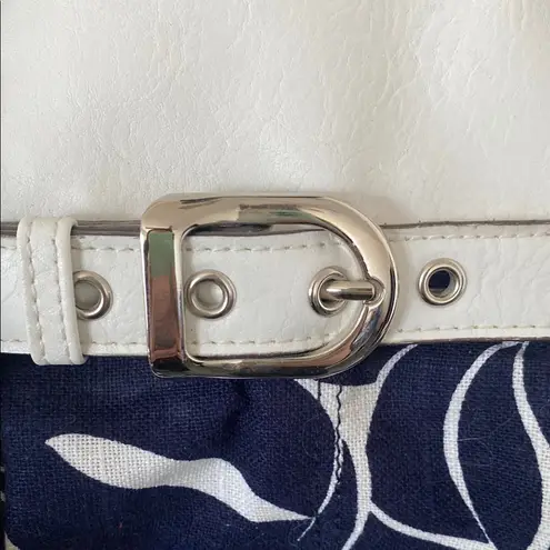 Emilie M NWT Floral Navy and White Shoulder Bag. Blue