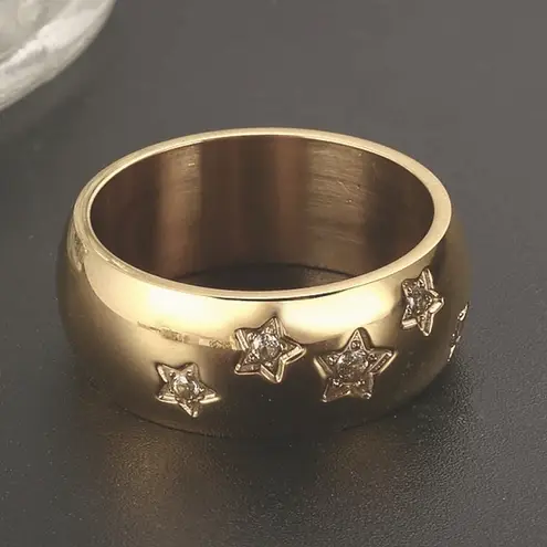 Boutique NEW Women's Wide Pave Diamond Star Gold-Plated Ring Band Size 7