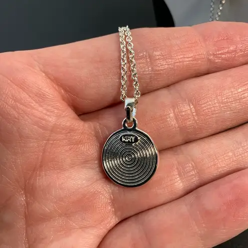 Avon NRT zodiac Aries necklace silver tone w/genuine freshwater Pearl 16”