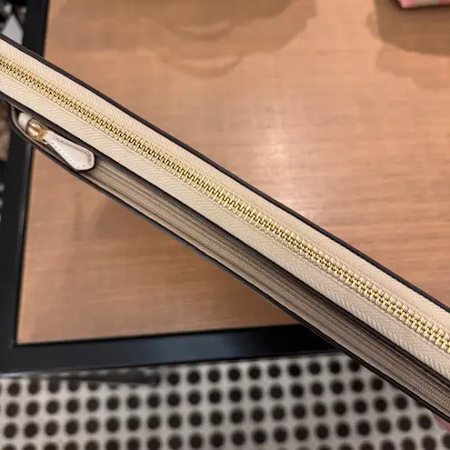 coach Laptop Sleeve In Signature With Heart Print cp374 Pink - Image 4