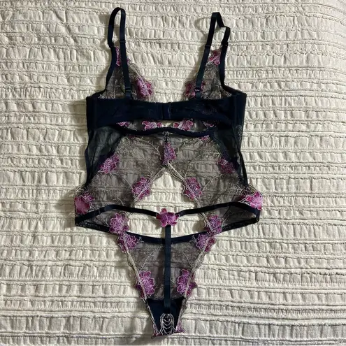 Frederick's of Hollywood Frederick’s Y2K Vtg Pink Embroidered Flowers & Black Lace Cutout Bodysuit