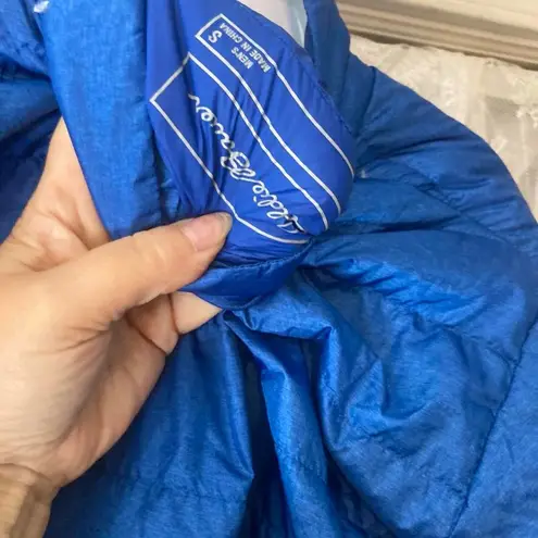  Vibrant Blue Puffer Jacket with zipper pockets and Eddie Bauer Logo - Image 4