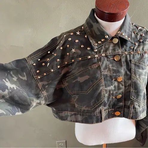 Essue studded cropped camo jacket Size S