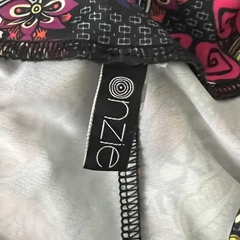 Onzie Pants Womens Medium Large Multicolored Koh Tao Floral Cropped Leggings Gym