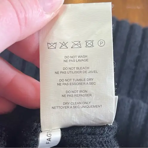 Pringle of Scotland Women’s Cashmere Wool Asymmetrical Off Shoulder Sweater XS Black