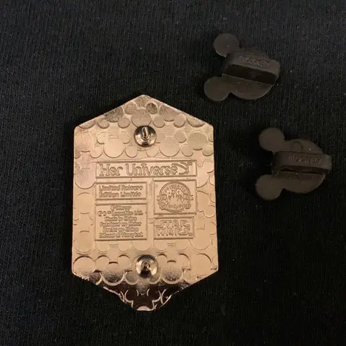 Her Universe Star Wars Rey Hero Glitter Pin