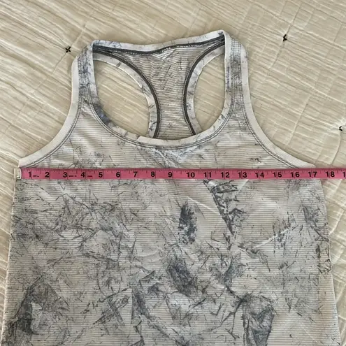 Lululemon  Swiftly Tech Racerback 2.0 in Multi Dye White / Grey / Black Size 10