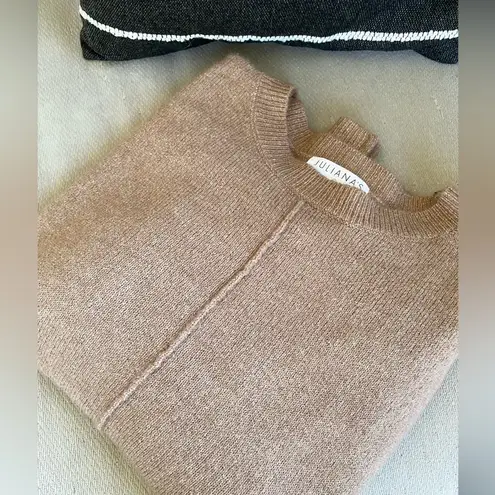 Warm Taupe Brown Boxy Crew Neck Wool Blend Lightweight Sweater Size Medium NWOT Tan