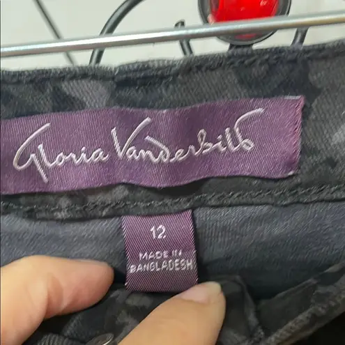 Gloria Vanderbilt 🖤🖤🖤BOGOHO🖤🖤🖤 Women's Black Floral Jeans