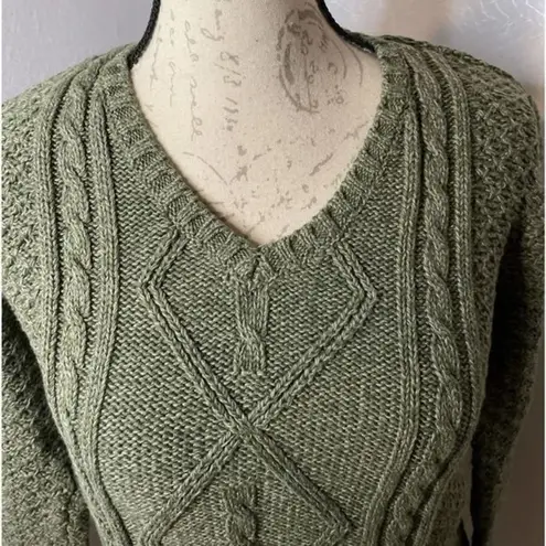 Cabela's  Thick Cable Knit Long Sleeve V Neck Sweater Women’s XSmall Green Cotton