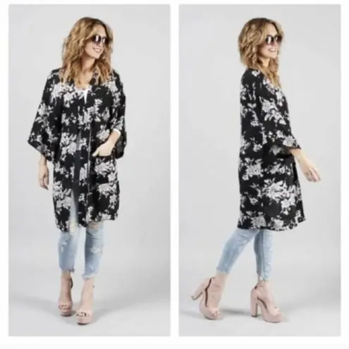 Spiritual Gangster  Kimono Floral Robe Duster Cardigan Black & White OS