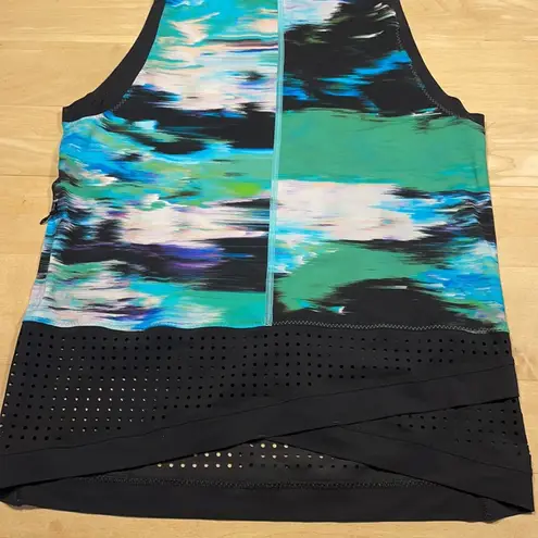 Lululemon  Vent It Tank Sz 6