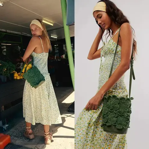 Free People  Best In Show Bucket Bag in Hunter Green NWOT $108