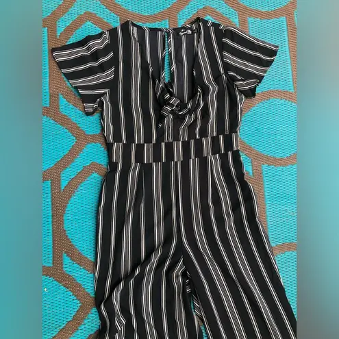 Crystal skye Black and White Striped Jumpsuit flutter sleeve Size undefined