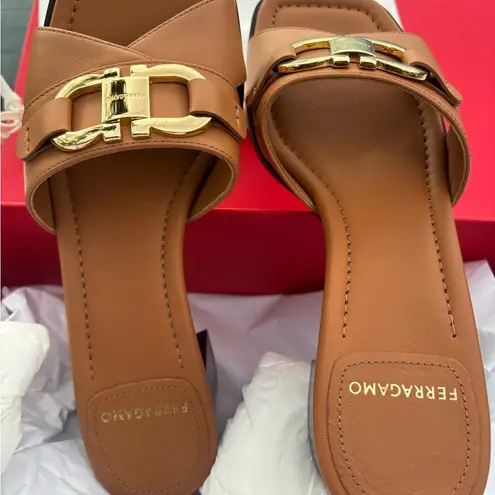 Salvatore Ferragamo Authentic  - NIB - Image 4