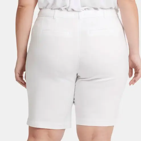 NYDJ Bremuda Short in Optic White, Size 18W