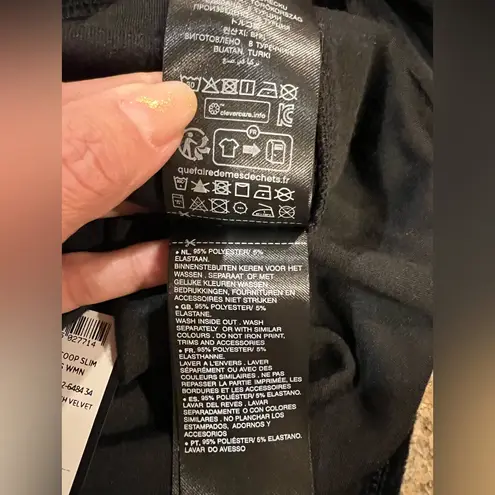 G-Star DEEP SCOOP SLIM BODYSUIT
JUSSY STRETCH VELVET color: DK BLACK MEDIUM NWT