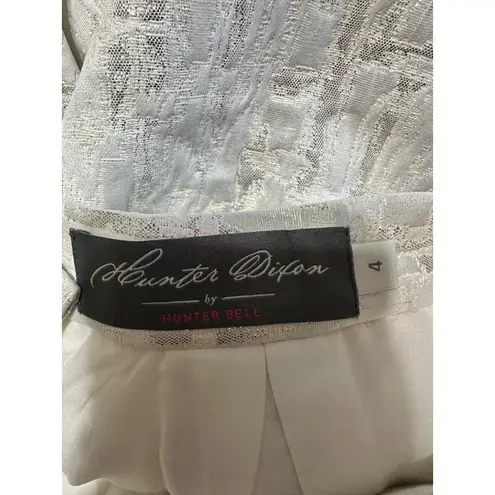 Hunter Dixon White Silver Metallic Textured Pleated Mini Skirt Size 4
