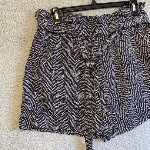 Thread and Supply  NWT Woman Ruffle Belted Elastic Zebra Pattern Size Large Shorts