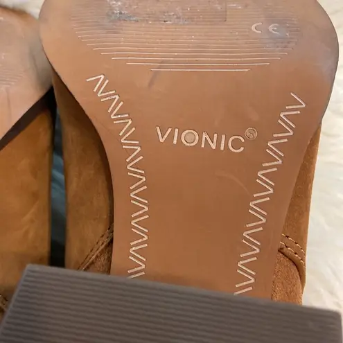 Vionic  Brown Ankle Boots size 8.5 color tan zipper see all photos