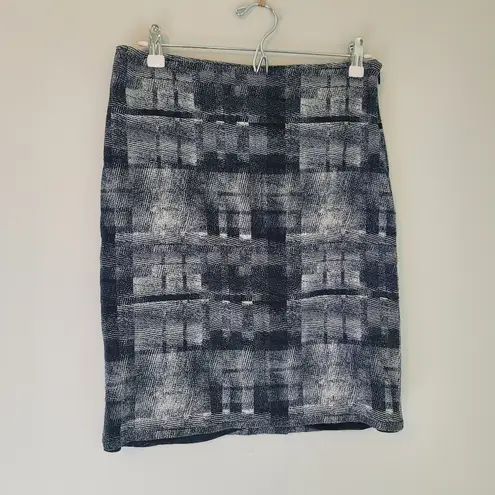 MM.LaFleur Noho Crackle Pencil Skirt in Black and White