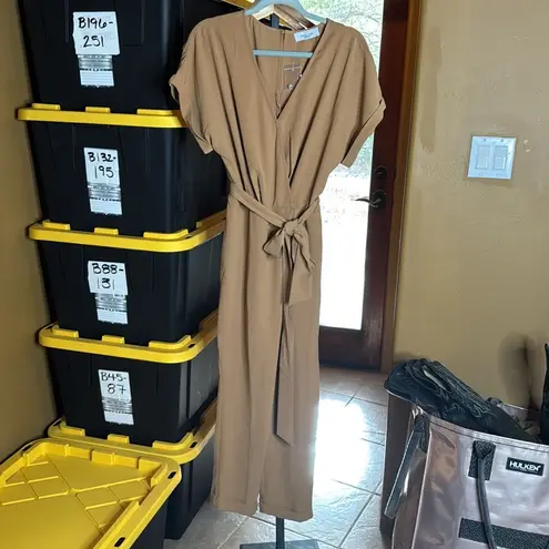 Carly Jean Los Angeles NWOT  CJLA Tan V-Neck Crop Jumpsuit with Belt Size XL