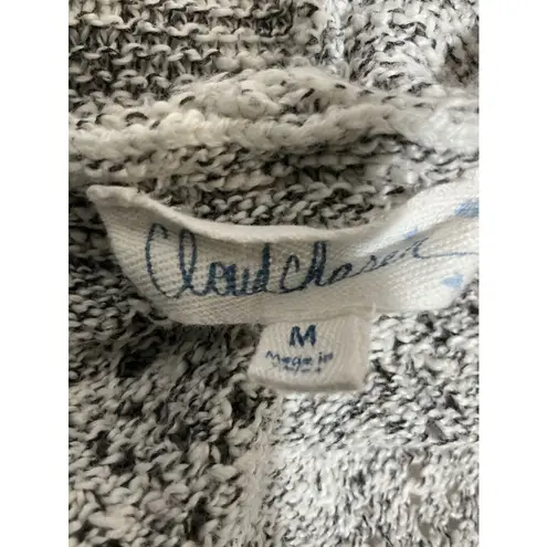 Cloud Chaser Woman’s Medium Long Sleeve Hooded Sweater Gray