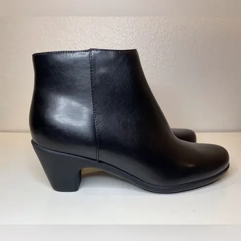 Easy Spirit NWOT Women’s Camira Casual Classic Black Ankle Boots Size 9.5