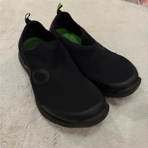 OOFOS OOmg EeZee Sport Low Slip