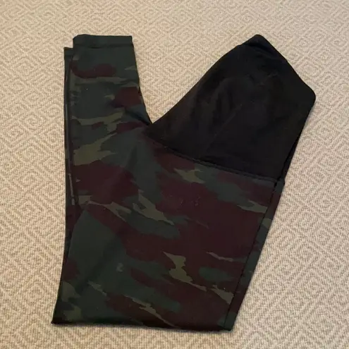 Isabel and Ingrid Maternity Camo Active Legging Gray Size undefined